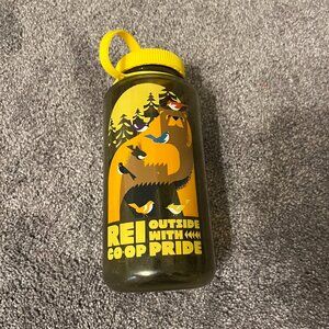 REI Co-op Nalgene 32oz Water bottle